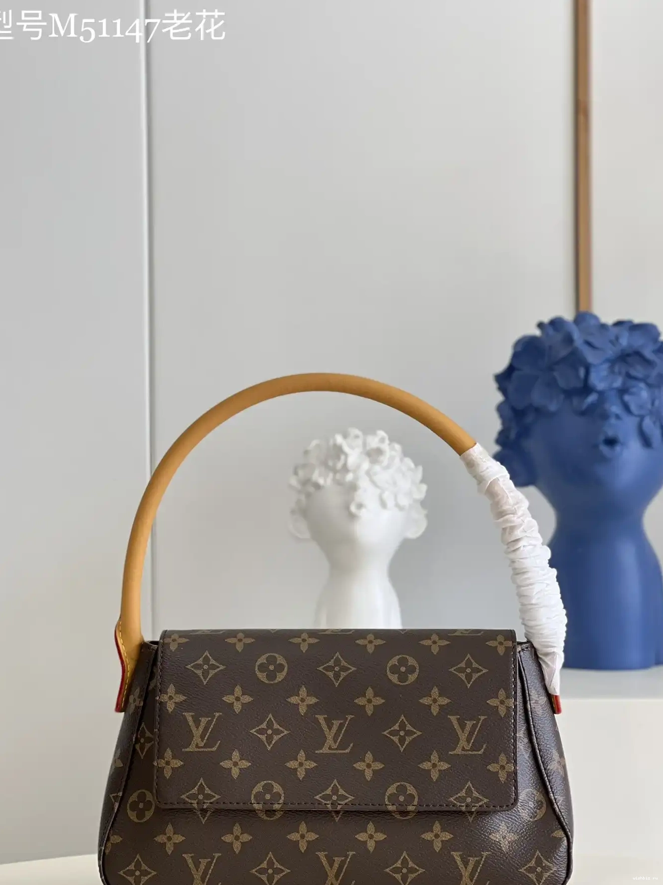 WIS looping bag-24x21x9cm Vuitton Louis 0624